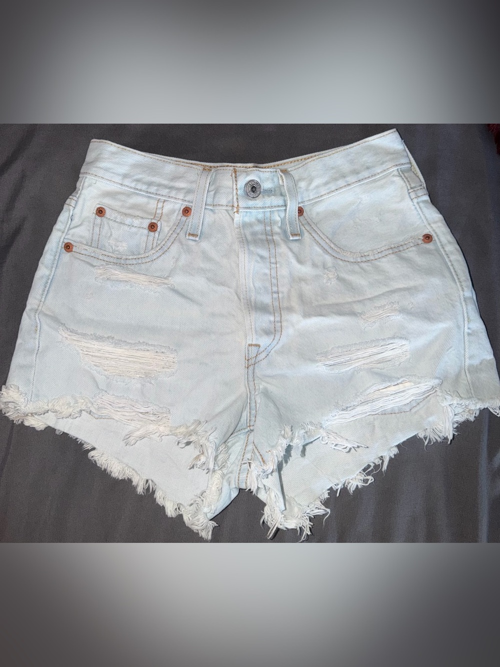 Levi’s shorts 501